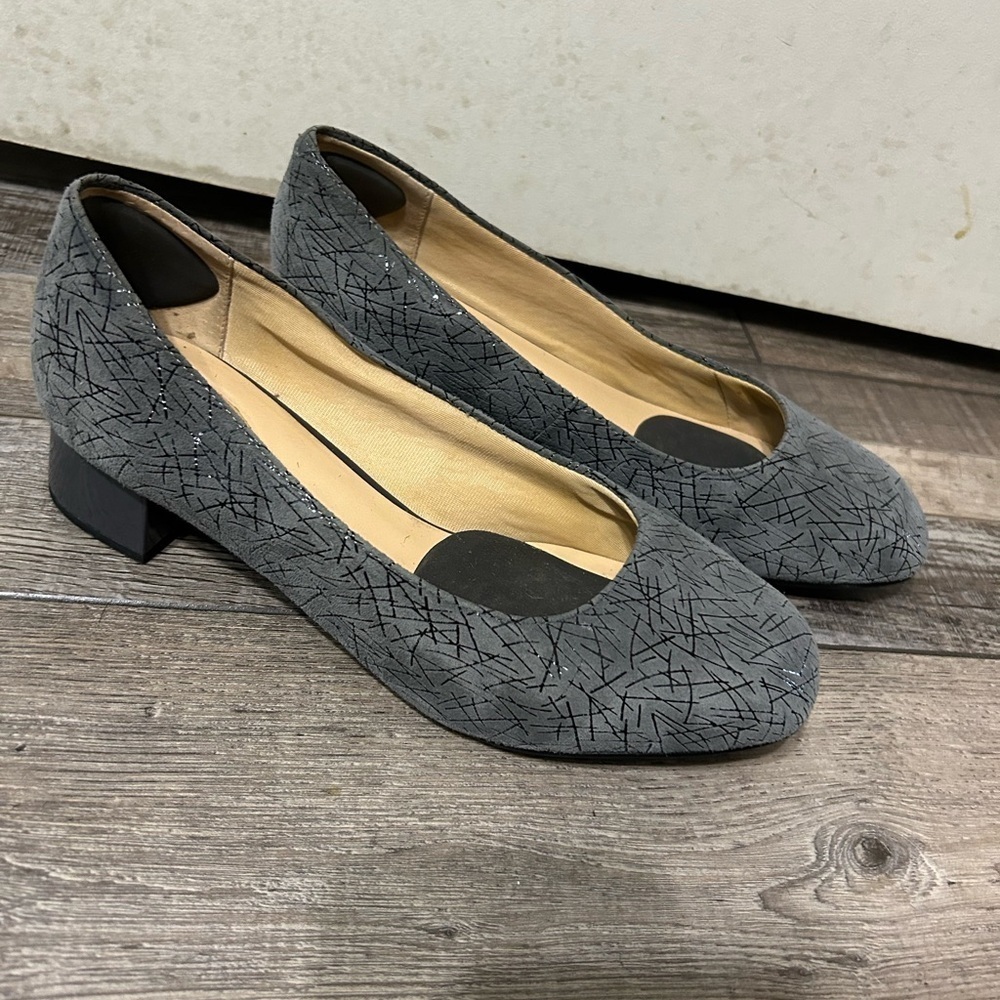 Trotters Womens Doris Gray print leather slip on block heel Heels‎ pump